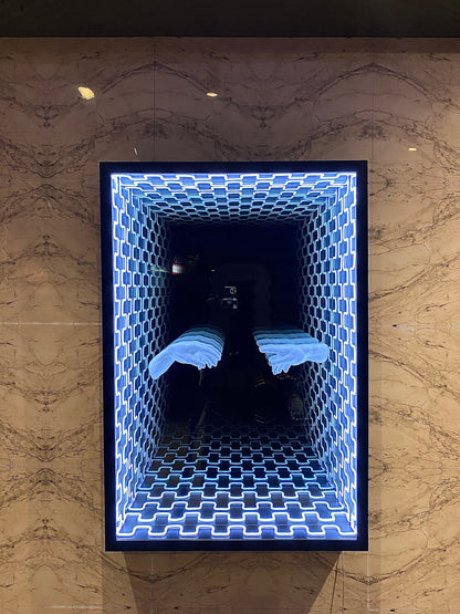 Neon Wall Art – Floating Hands in Infinity Tunnel