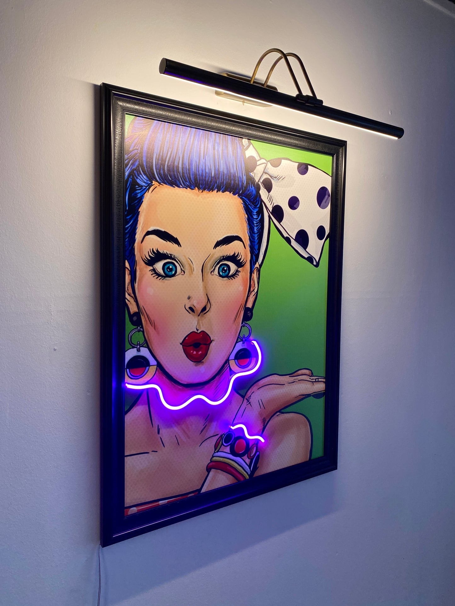 Neon Kiss